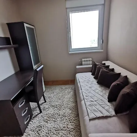 Mint * Sremska Mitrovica