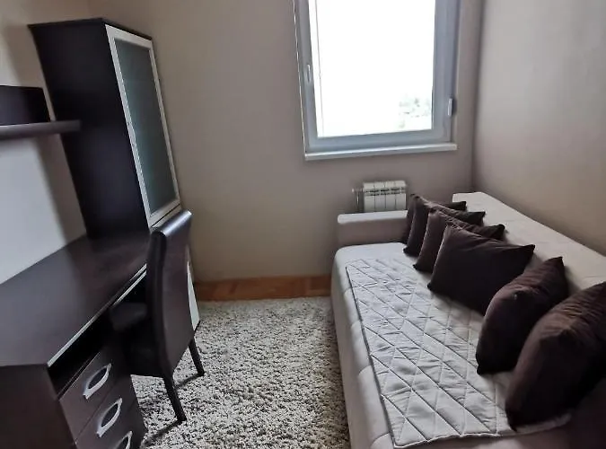 Mint * Σρέμσκα Μιτρόβιτσα