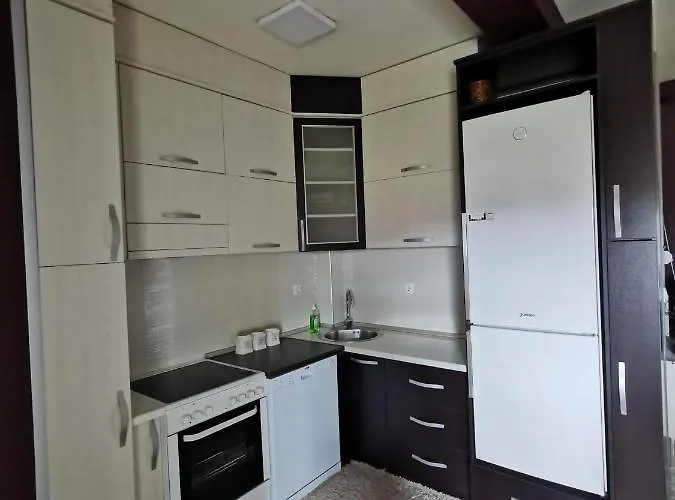 Mint * Σρέμσκα Μιτρόβιτσα